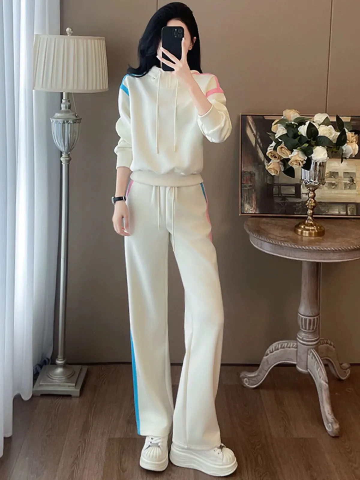 2024 winter new fashion age-reducing casual sports suit for women, stylish apricot color hooded sweatshirt, wide-leg pants two-p