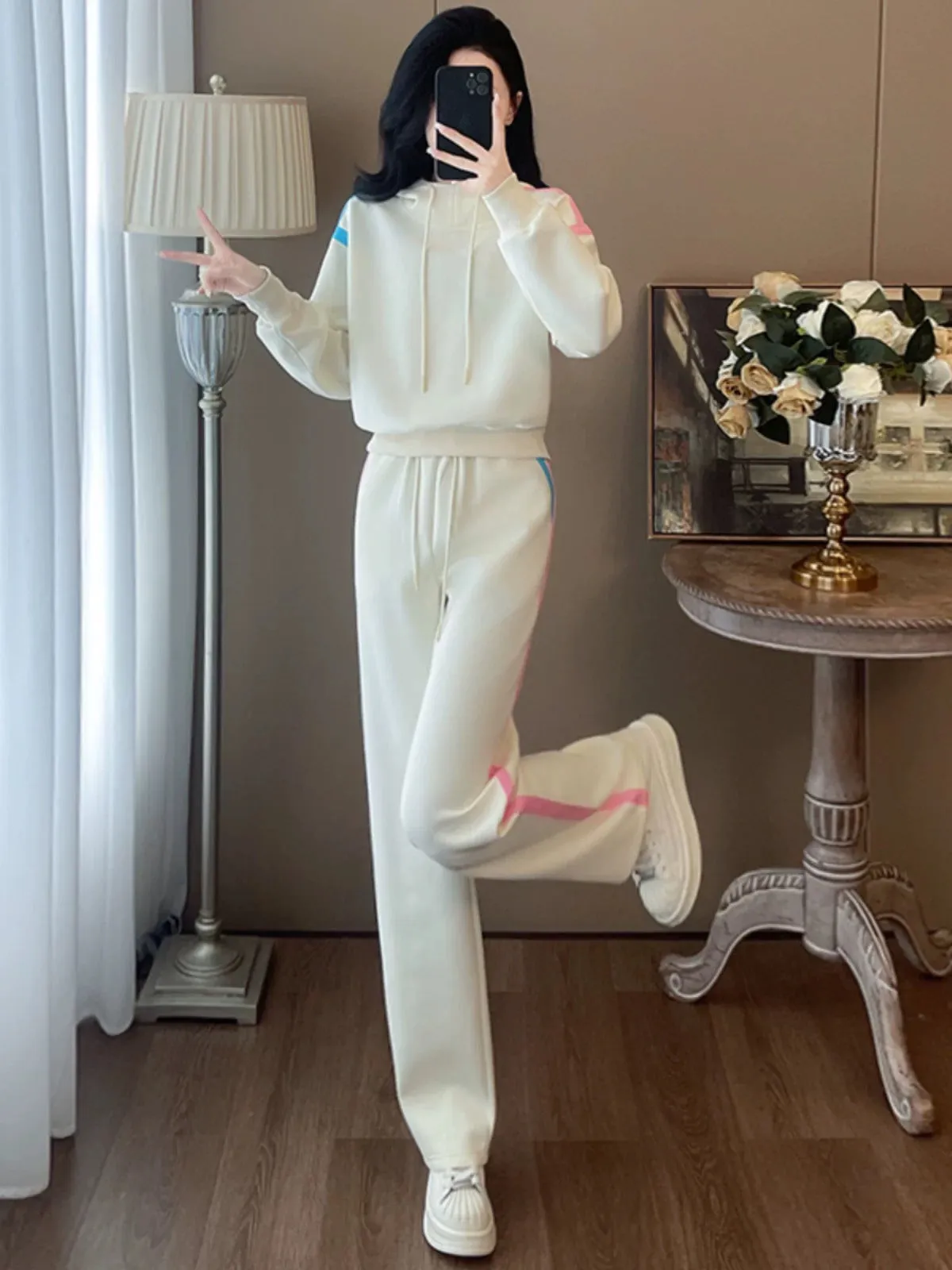 2024 winter new fashion age-reducing casual sports suit for women, stylish apricot color hooded sweatshirt, wide-leg pants two-p