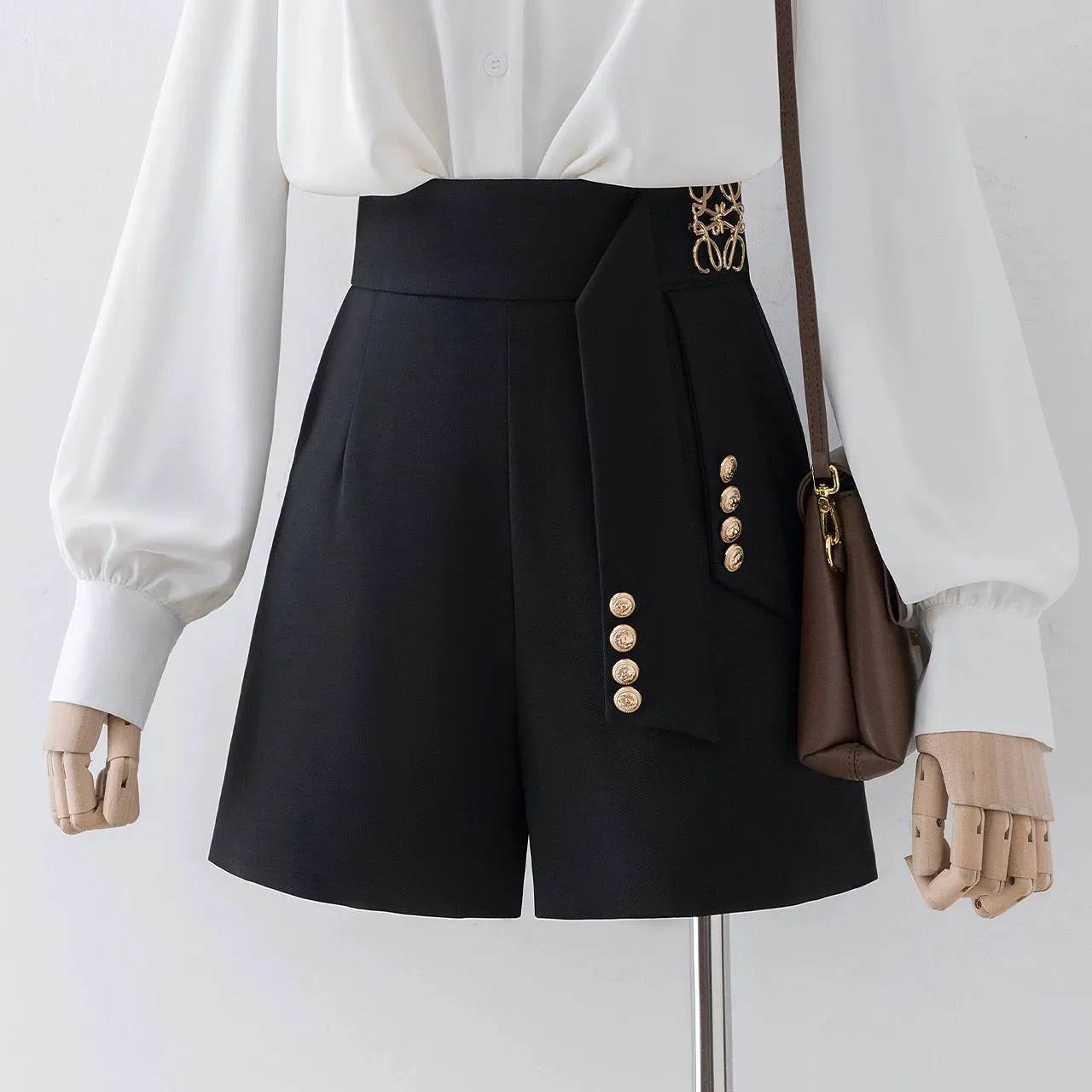 Black suit shorts for women spring and autumn 2023 new high-waisted small A-line wide-leg casual pants for outer wear