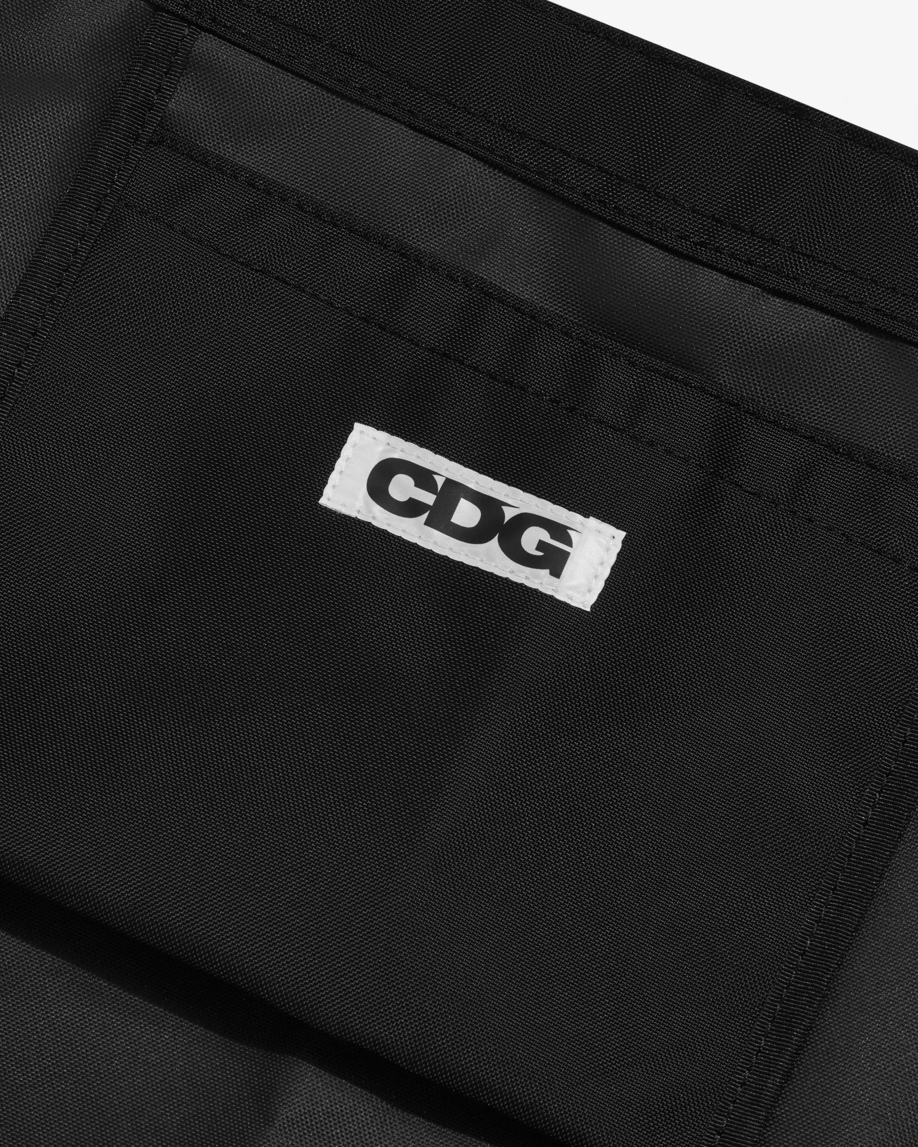 CDG  Shoulder Bag Black 