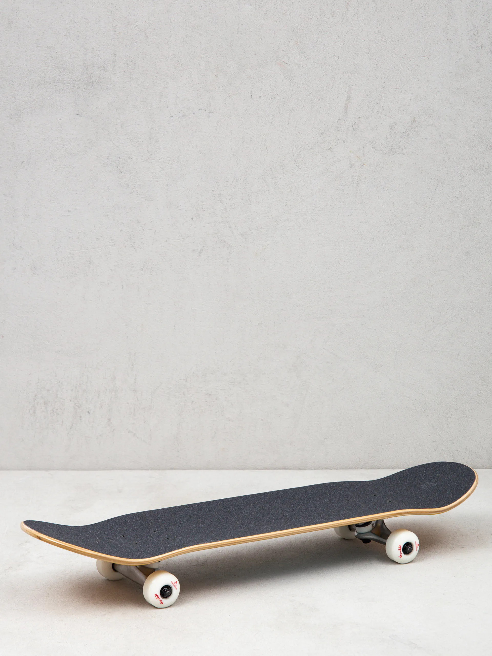 Chocolate Perez Vanner Skateboard (yellow)