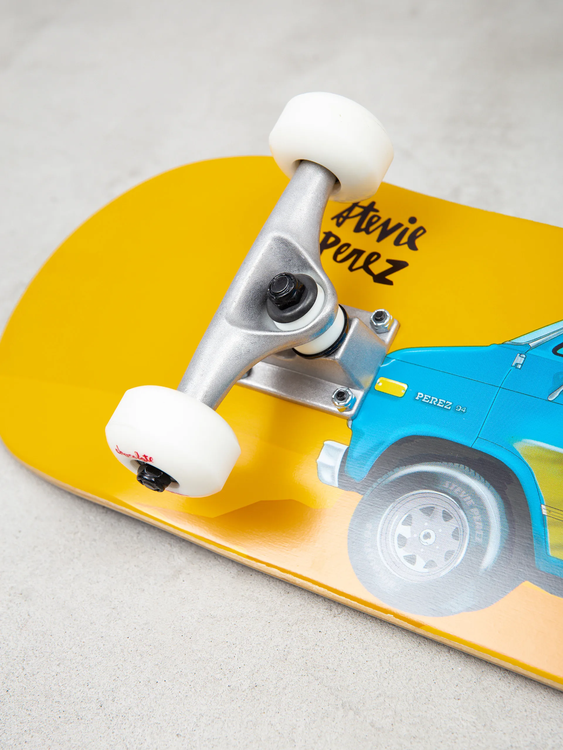 Chocolate Perez Vanner Skateboard (yellow)