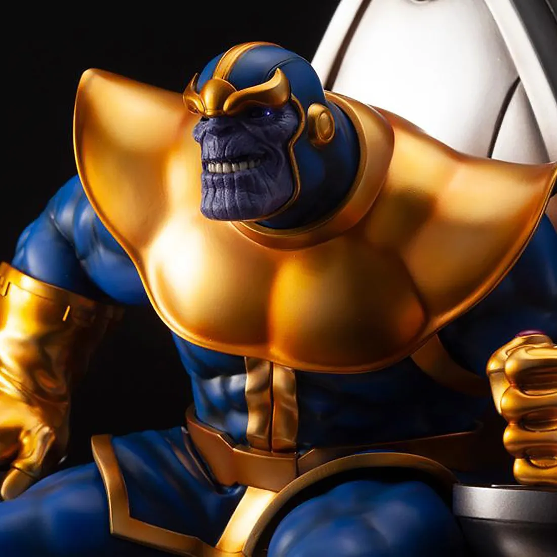 Kotobukiya Marvel Thanos On Space Throne Fine Art Statue (gold)