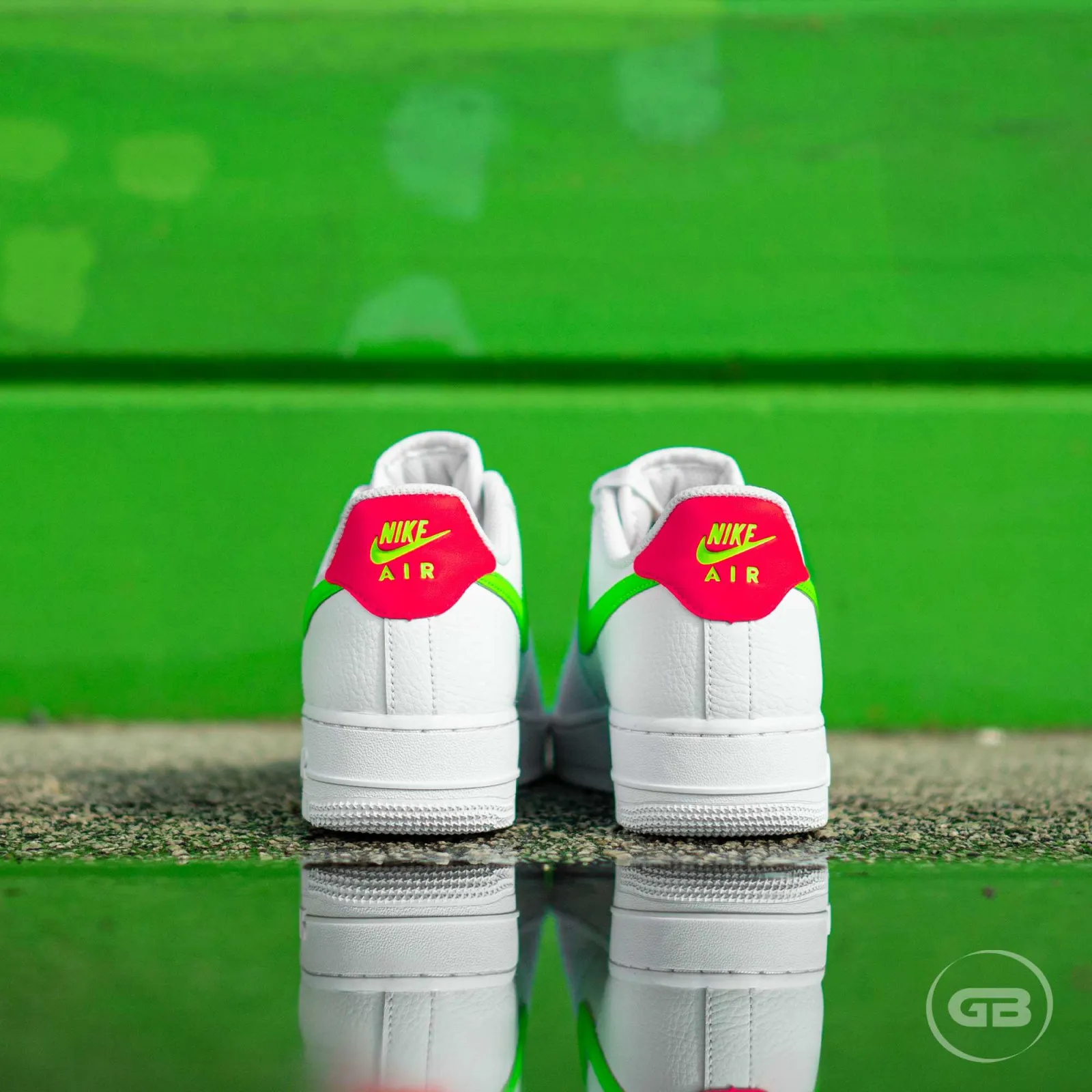 Nike Air Force 1 '07 ''White/Laser Crimson''