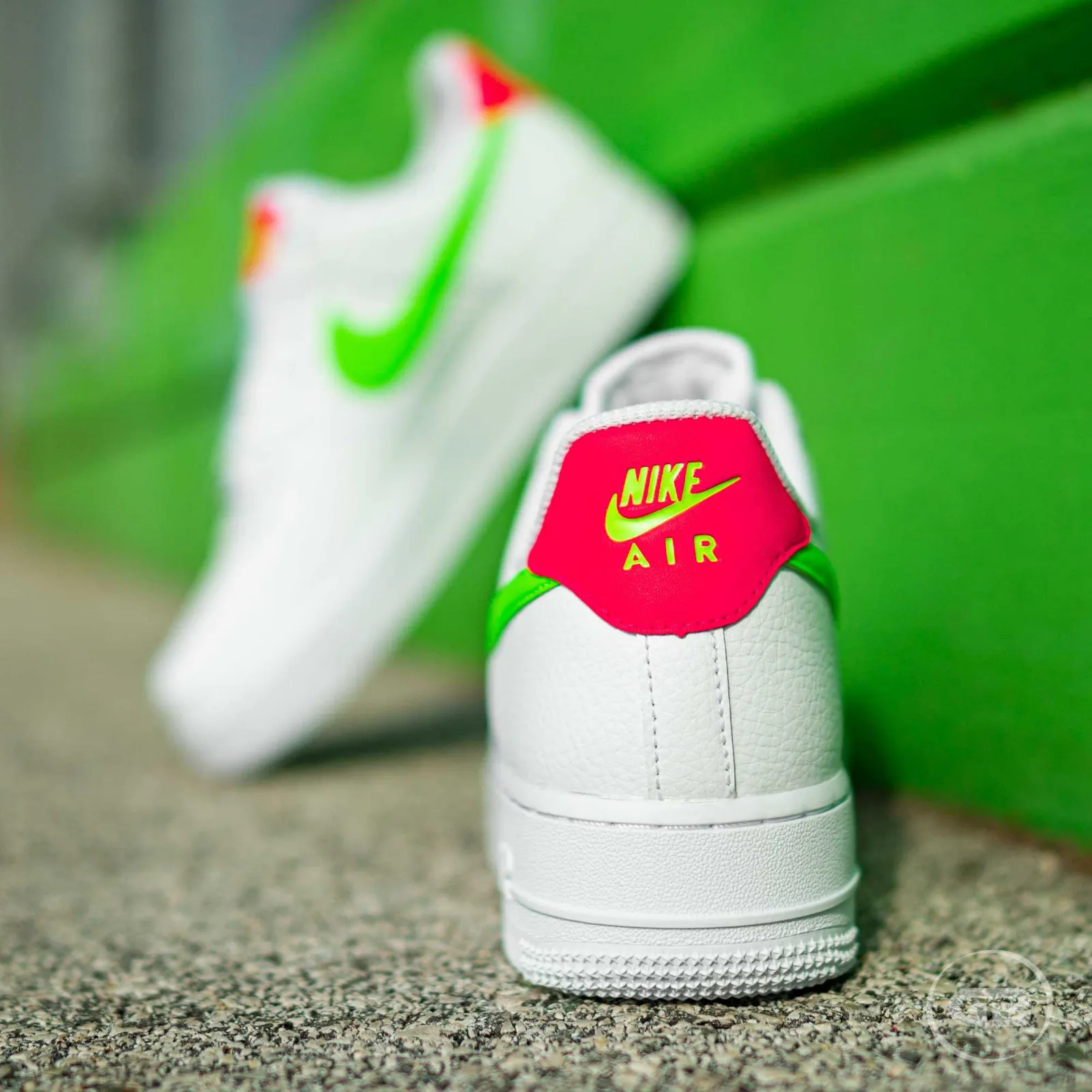 Nike Air Force 1 '07 ''White/Laser Crimson''