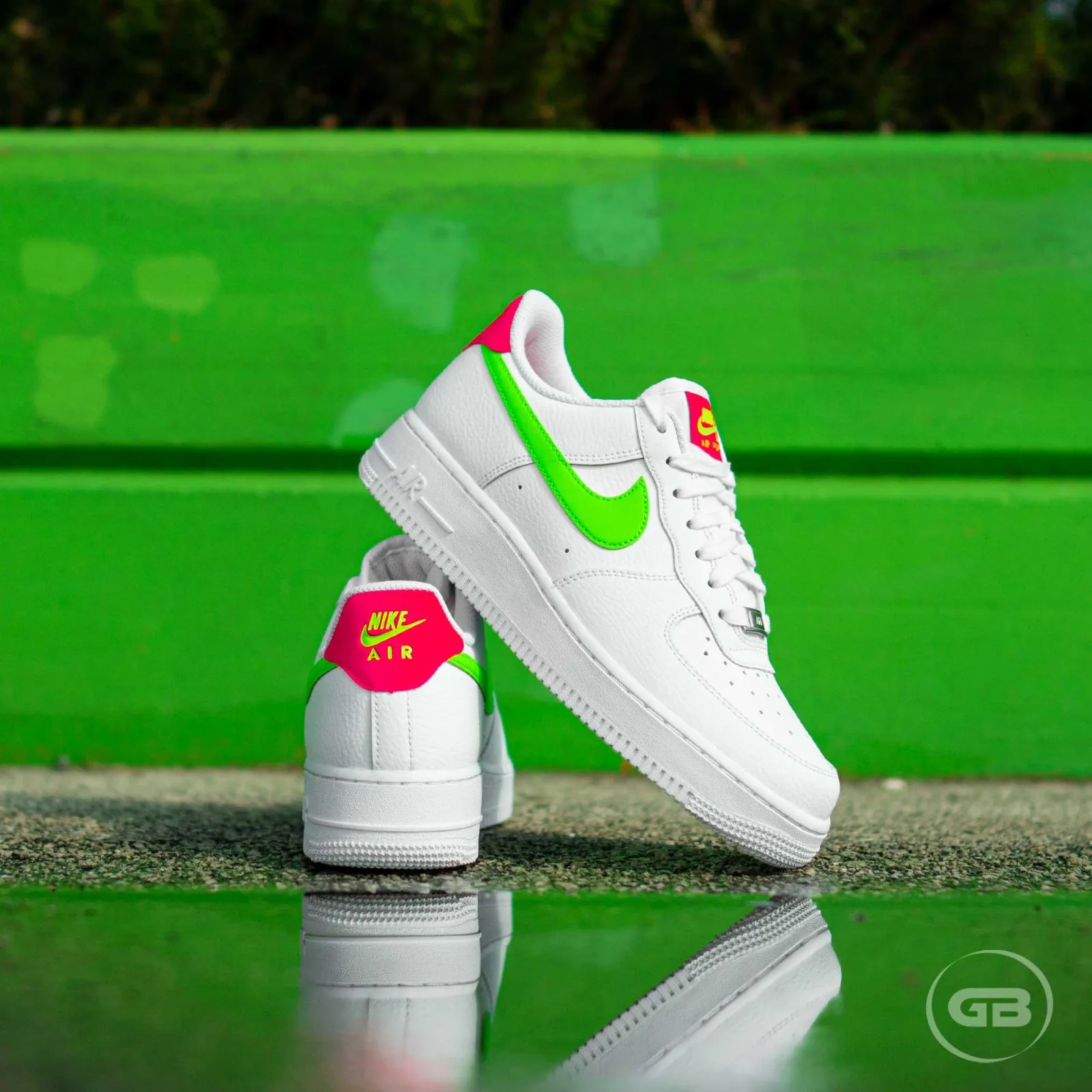 Nike Air Force 1 '07 ''White/Laser Crimson''