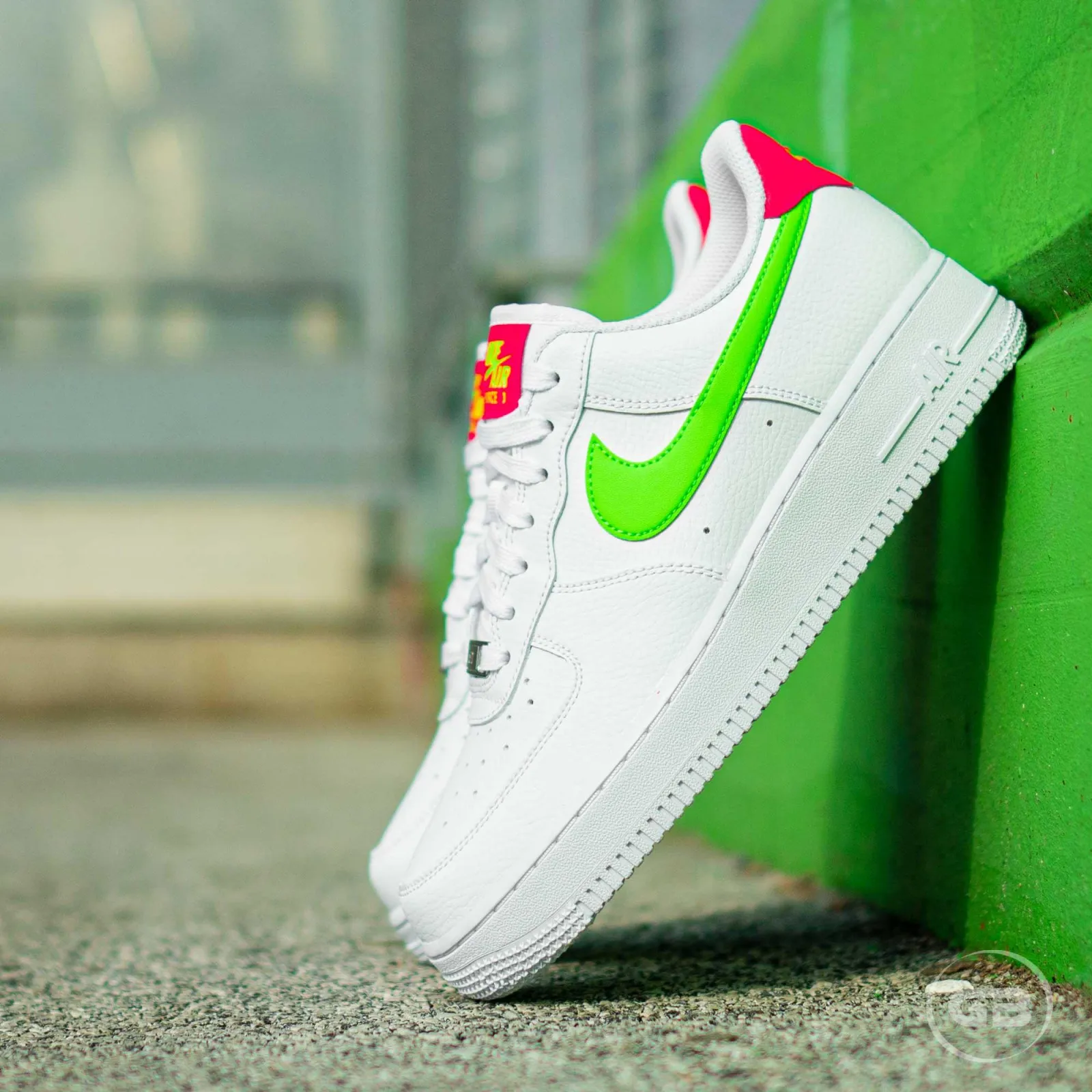 Nike Air Force 1 '07 ''White/Laser Crimson''