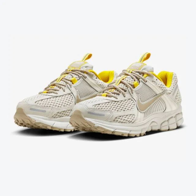 Nike women's air zoom vomero 5 (light bone/ cream/ light bone/ sail/ university gold) sizes 6-10 fj7