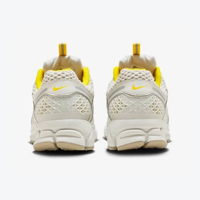 Nike women's air zoom vomero 5 (light bone/ cream/ light bone/ sail/ university gold) sizes 6-10 fj7