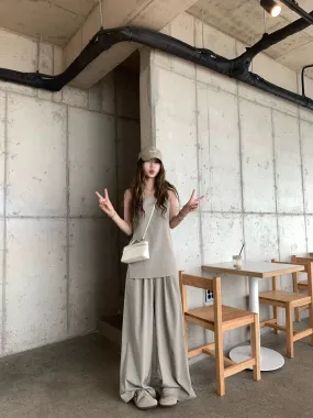 Xiaojunjun Britney, urban fashionista, minimalist slit suspender top + casual casual wide pants suit