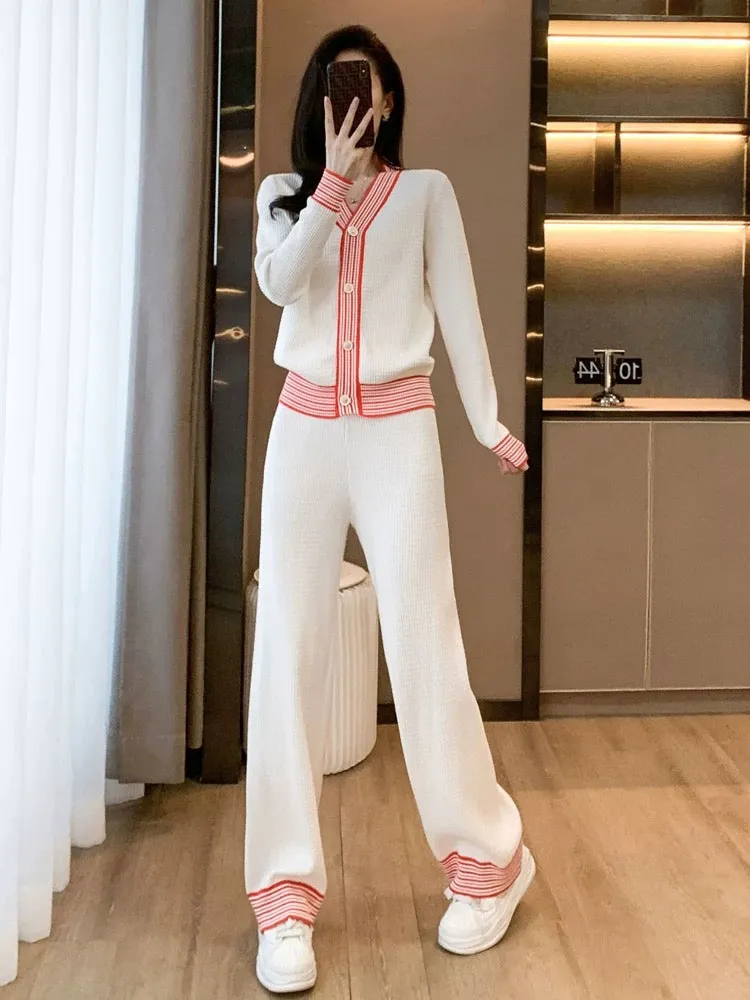 Xiaoxiangfeng knitted casual sports suit for women, spring and autumn fashion, age-reducing v-neck top, wide-leg pants, two-piec